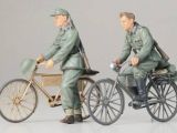 German Soldier w/Bicycles